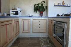 Sportelli cucina in legno massello pitturati