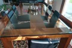 Tavolo in legno massello con piano in vetro